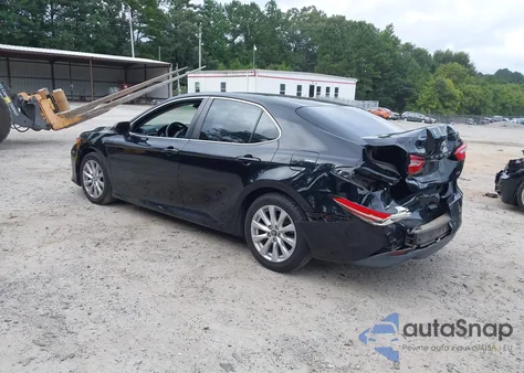 2018 Toyota Camry Le из США, поврежденный, VIN 4T1B11HK8JU616522